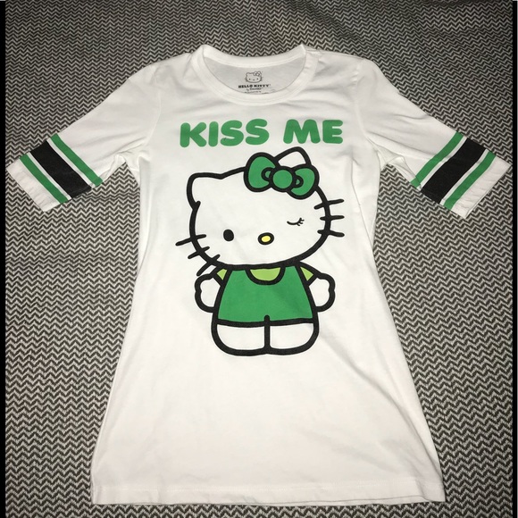 Hello Kitty Tops - 💕🍀💗Hello Kitty Kiss Me Irish Tee💗🍀💕